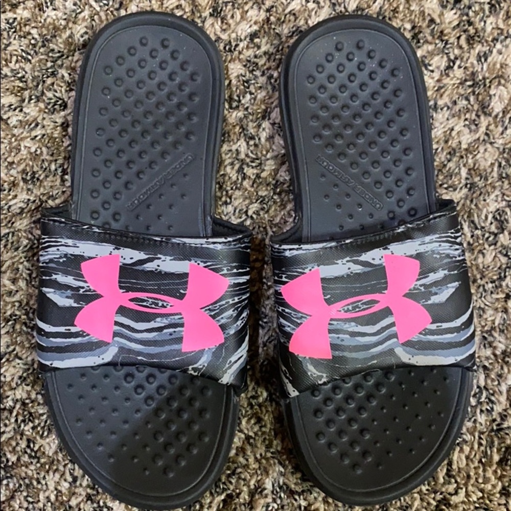 Under armour slides women’s size 8